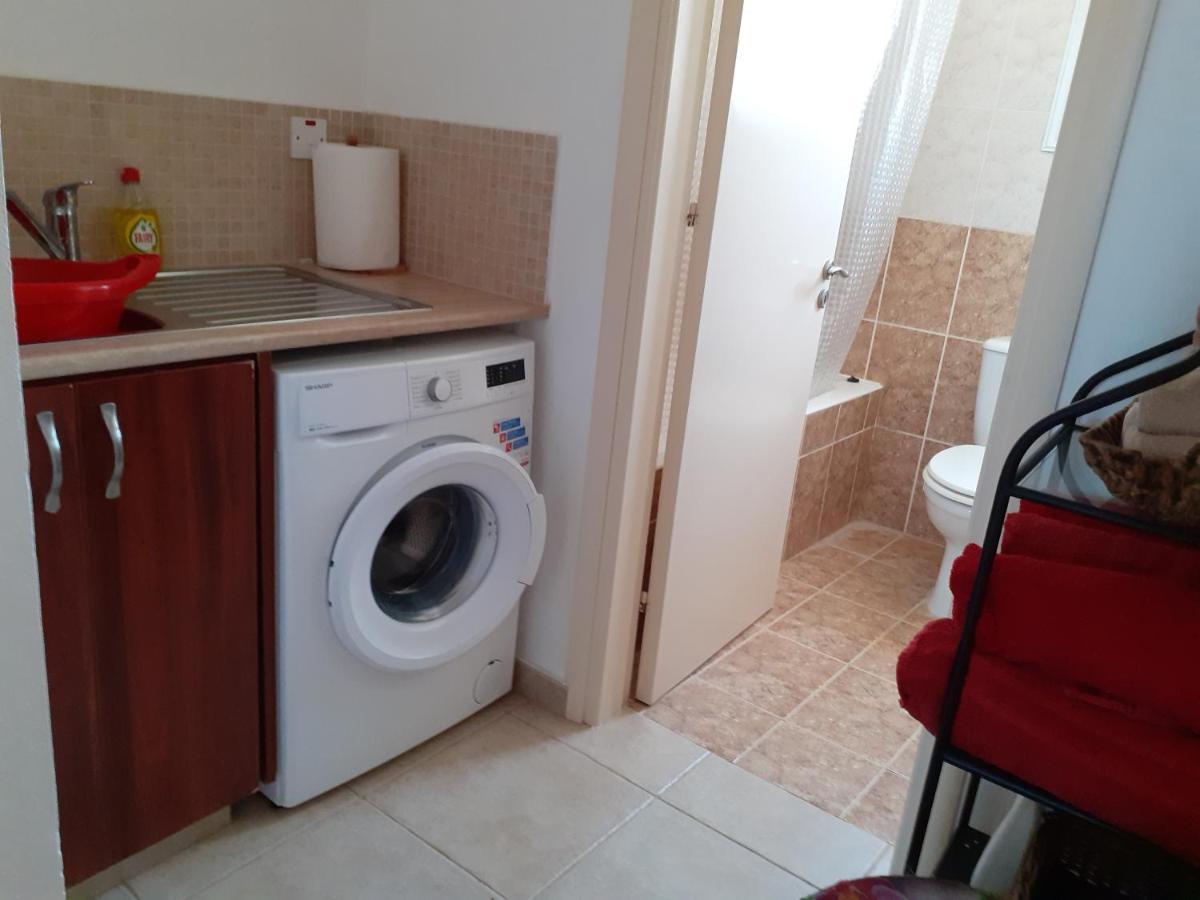 Beautiful 2-Bed House In Mandria Paphos Villa Ngoại thất bức ảnh